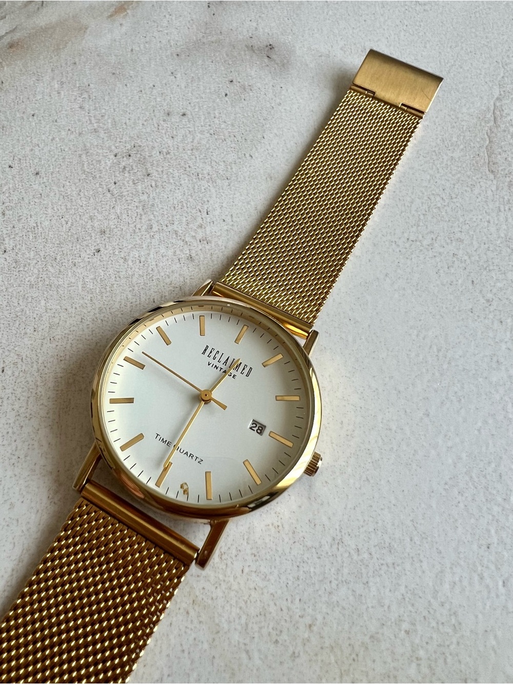 Reclaimed vintage asos  Gold Mesh Strap Watch with White Dial - Picture 2 of 2